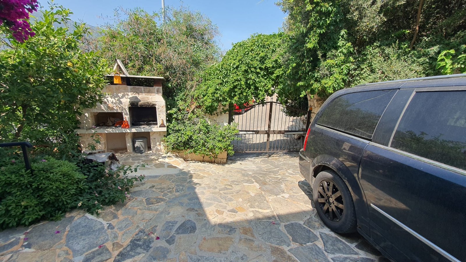 v9